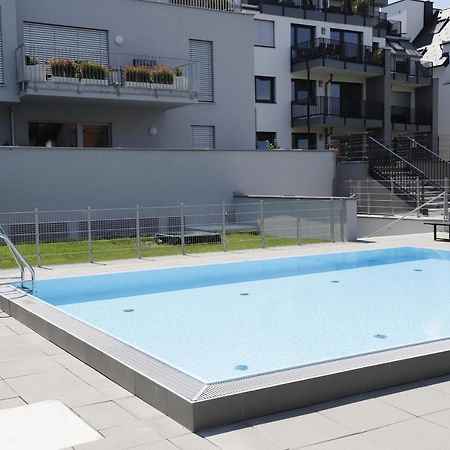 Yellow Flower Apartment With Pool - 5 Min To Lake Wien Eksteriør bilde