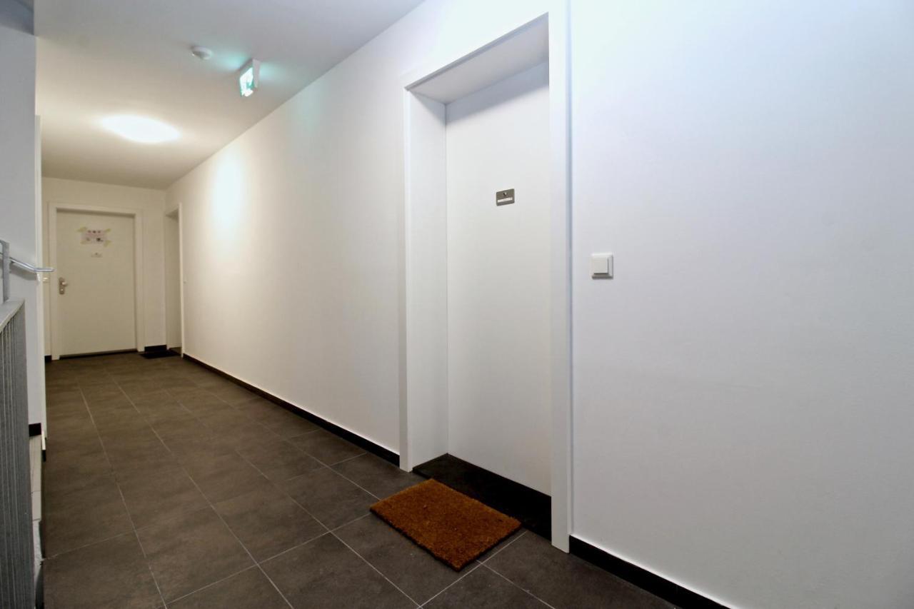Yellow Flower Apartment With Pool - 5 Min To Lake Wien Eksteriør bilde